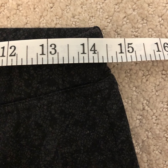 Animal print charcoal and black leggings - Picture 5 of 7